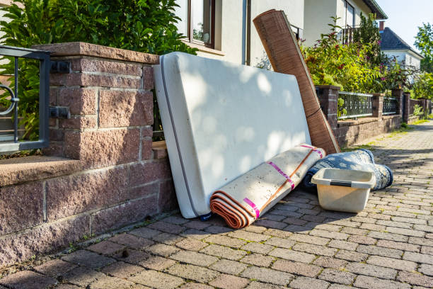 Best Yard Waste Removal  in Newark, OH